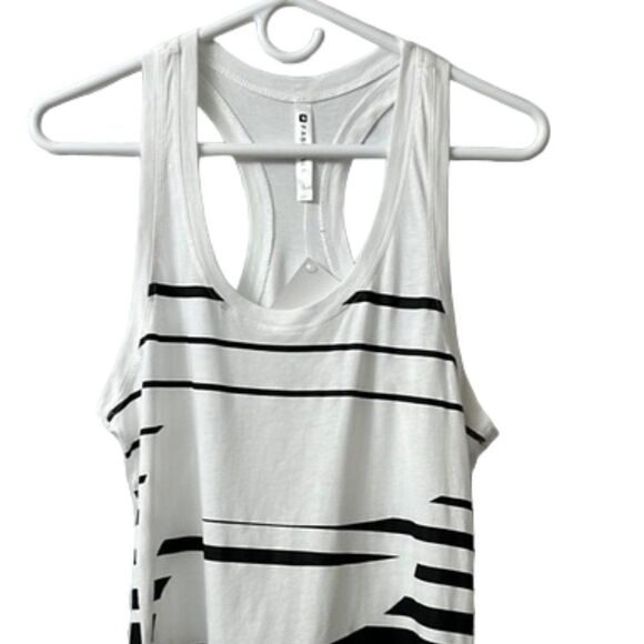 Fabletics Black & White Striped Racerback Tank Size Small NWT - Picture 2 of 9